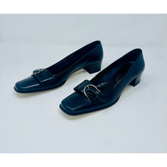Salvatore Ferragamo Gigliola in Midnight Navy-Size 7.5 4A - Picture 1 of 12